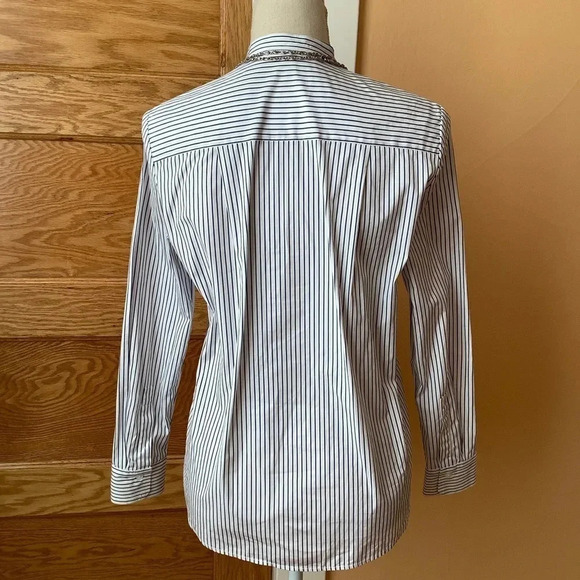 JUDITH & CHARLES Striped Poplin Crisp Button Down Shirt Size 2 - Picture 4 of 12